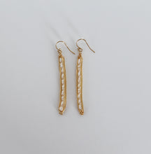 Load image into Gallery viewer, The Wisteria Pod